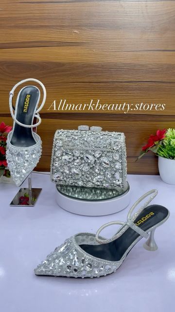 Allmark Beauty on Instagram: "When it comes to exquisite owambe shoe and purse, you know we are your sure plug New arrivals 2 inches low sandals (Suitable for mama) Size 37.43 (please note this shoe runs small) Price Shoe 21,000 naira Purse 29,000 naira" Low Sandals, Simple Hijab Tutorial, Bridal Shoe, Simple Hijab, Traditional Marriage, Art Men, Sandals Outfit, Wedding Purse, Melissa Shoes