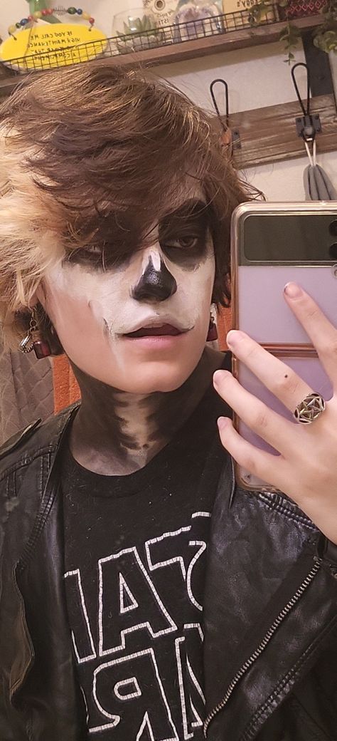 Gothic Men Makeup, Tradgoth Makeup Men, Masculine Alt Makeup, Masculine Clown Makeup, Masc Vampire Makeup, Masc Alt Makeup, Mens Goth Makeup, Masculine Makeup Ftm, Makeup Masculine