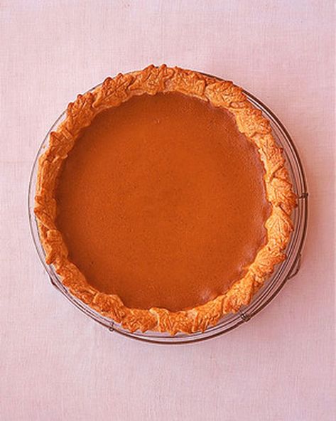 Pumpkin Pie Made with Roasted Fresh Pumpkin Fresh Pumpkin Recipes, Classic Pumpkin Pie Recipe, Cheddar Quiche, Perfect Pumpkin Pie, Fresh Pumpkin, Traditional Pumpkin, Pumpkin Pie Recipe, Roasted Pumpkin, Quiche Recipe