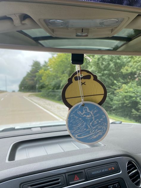 Sun Bum Car Freshener, Cute Jeep Tire Covers, Surf Car Interior, Car Accessories Beachy, Car Decorations Interior Aesthetic Boho, Beachy Car Accessories, Country Car Decor, Summer Car Decor, Beach Car Accessories