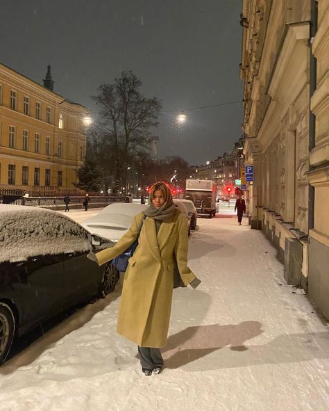 Scandinavian Street Style Winter, New York Winter Outfit, Style Parisian Chic, Matilda Djerf Style, Parisian Outfit, Outfits New York, Copenhagen Street Style, Winter Princess, New York Winter