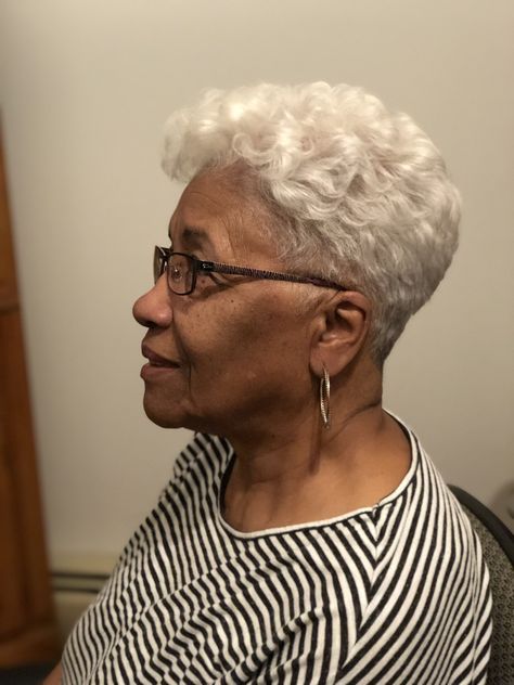 Grey Locs, Spiral Curly Hair, Short Bleached Hair, Grey Hair And Glasses, Short Hair Styles African American, Grey Hair Care, Ebony Hair, Grey Hair Over 50, Homemade Hair Treatments