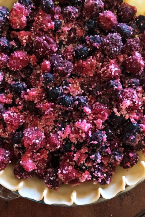 3 Berry Pie Recipe, Frozen Berry Pie Recipe, Three Berry Pie Recipe, Triple Berry Pie Recipe, Triple Berry Pie With Frozen Berries, Frozen Berry Pie, Very Berry Pie Recipe, Triple Berry Pie From Frozen Berries, Berry Pie With Crumb Topping