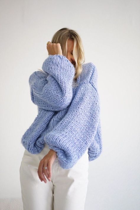 Folk Knitting, Periwinkle Sweater, Crochet Poncho Patterns, All Jeans, Chunky Knit Sweater, Chunky Cardigan, Wardrobe Inspiration, Thick Sweaters, Super Chunky