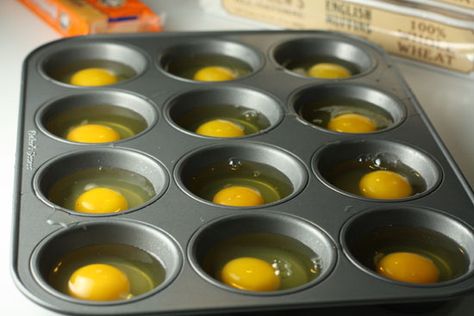 cookingeggs_550 Breakfast Sandwiches, Cupcake Pan, What's For Breakfast, Think Food, Snacks Für Party, Breakfast Time, Breakfast Food, Breakfast Sandwich, Breakfast Dishes