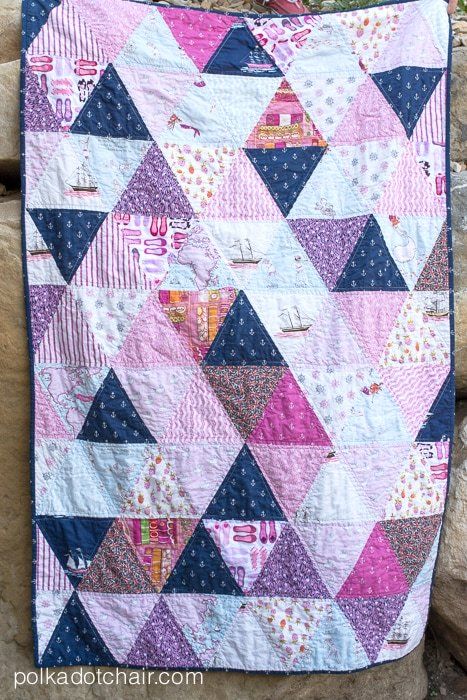 Easy Triangle Quilt, Triangle Patchwork Quilt, Free Triangle Quilt Pattern, Equilateral Triangle Quilt Pattern, Pixelated Quilts Free Pattern, Equilateral Triangle Quilt, Modern Baby Quilt Patterns, Triangle Quilt Tutorials, Free Baby Quilt Patterns