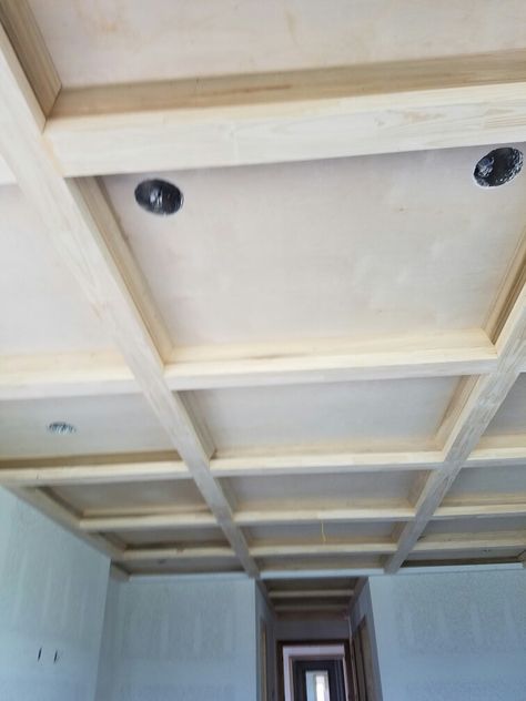 Coffin ceiling Coffin Ceiling Ideas, Coffin Ceiling, Small Room, Living Room Decor, Ceiling, Room Decor, Living Room