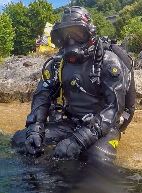 Underwater Welding, Scuba Diving Suit, Technical Diving, Diver Down, Deep Sea Diver, Underwater Diving, Deep Sea Diving, Scuba Diving Equipment, Military Drawings