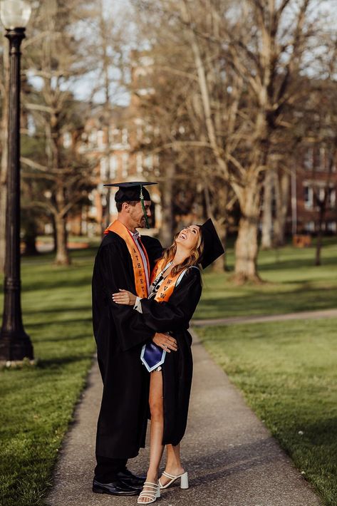 Husband And Wife Graduation Pictures, Cute Couple Graduation Pictures, Graduation Pictures For Couples, Couples Cap And Gown Pictures, Couples Graduation Photos, Couple Grad Pics, Couple Graduation Pictures High Schools, Couples Graduation Pictures College, Graduation Editorial