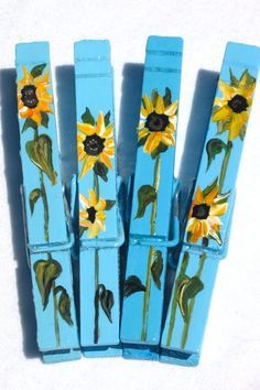 Painted Popsicle Sticks, Painted Clothes Pins Ideas, Clothespin Painting, Summer Hostess Gift, Decorated Clothes Pins, Painted Clothespins, Painted Clothes Pins, Clothes Pin Ornaments, Clothespin Diy Crafts