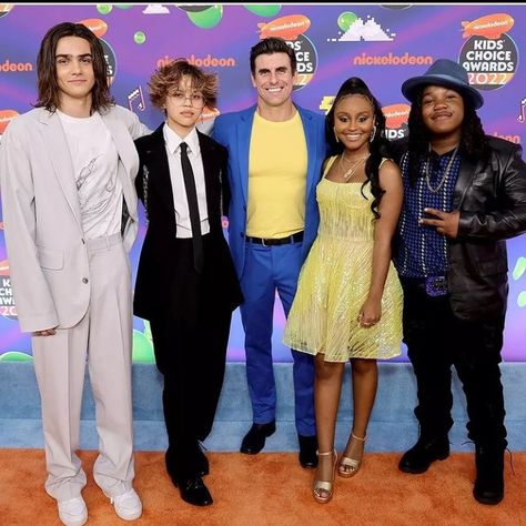 Nickelodeon Cast, Nickelodeon The Thundermans, Henry Danger Nickelodeon, Easy Dragon Drawings, Henry Danger Jace Norman, Danger Force, Madison Pettis, Nickelodeon Shows, Kids Choice Award