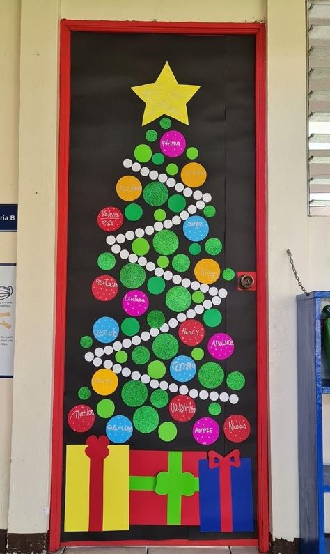 Christmas Door Decor For Classroom, Classroom Door Christmas Tree, Christmas School Door, Classroom Door Decorations For Christmas, Classroom Door Christmas, Classroom Christmas Door, Christmas Classroom Door Ideas, Holiday Classroom Doors, Christmas Door Design