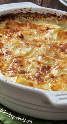 Garlic Scalloped Potatoes, Potatoes Baked, Scalloped Potato Recipes, Potato Recipes Side Dishes, Potato Side Dishes, Scalloped Potatoes, Potato Dishes, Garden Sofa, Side Recipes