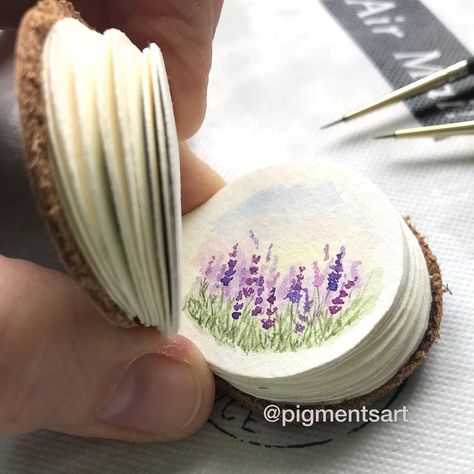 3.663 curtidas, 134 comentários - Pigments Art (@pigmentsart) no Instagram: “Learn how to do a loose lavender painting. Swipe to see a short process video. It’s lavender…” Doodle Art Painting Watercolors, Easy Watercolor Paintings For Beginners Tutorials, Cute Watercolor Paintings Easy, Watercolor Art Ideas Easy, Watercolor Easy Ideas, Mini Watercolor Paintings Easy, Flowers Watercolor Paintings, Mini Watercolor Paintings, Watercolor Easy