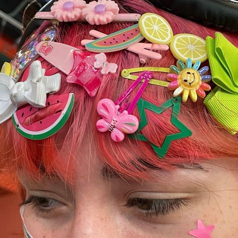 Kitsch Hair Accessories, Decora Hair Accessories, Decora Hair Clips, Emu Cosplay, Decora Hair, Decora Aesthetic, Harajuku Hair, Decora Harajuku, Harajuku Decora