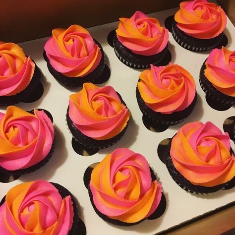 Sunset Party Theme Ideas, Pink And Orange 16th Birthday, Pink And Orange Birthday Party Aesthetic, Pink And Orange Cupcake Ideas, Sunset Party Ideas, Sunset Themed Birthday Party, Grad Party Ideas Pink And Orange, Pink And Orange Dessert Table, Pink And Orange Cake Ideas