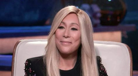 Lori Greiner Lori Greiner, Brodie Sangster, First Tv, Hair Color Blue, Martial Artist, Reality Tv Shows, Actor Model, Tennis Players, Tv Stars