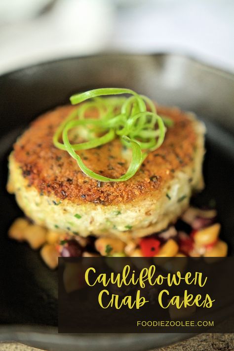 Crab Cake Recipe, Crab Cake, The Crab, Crab Meat, Crab Cakes, Bread Crumbs, Cake Recipe, Seafood Recipes, Small Bowls