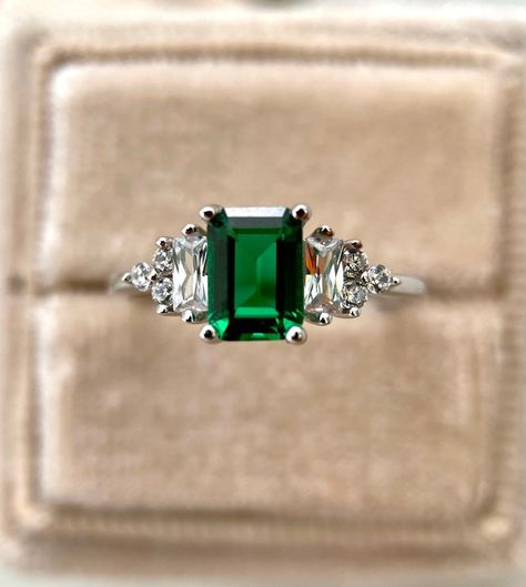 Emerald Engagement Ring Green, Vintage Emerald Engagement Ring, Birthstone Promise Rings, Emerald Ring Vintage, Silver Cleaning, Emerald Wedding Rings, Wedding Ring Sizes, Colored Engagement Rings, Emerald Cut Rings