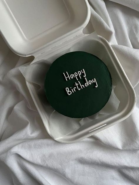 Small Cakes For Men, Guy Cake Ideas, Mini Cake For Men, Funny Birthday Cakes For Men Boyfriends, Aesthetic Cake Designs Birthday, 30 Birthday Cake For Men, Birthday Cake Minimal, Aesthetic Cakes Birthday, Simple Birthday Cake For Men