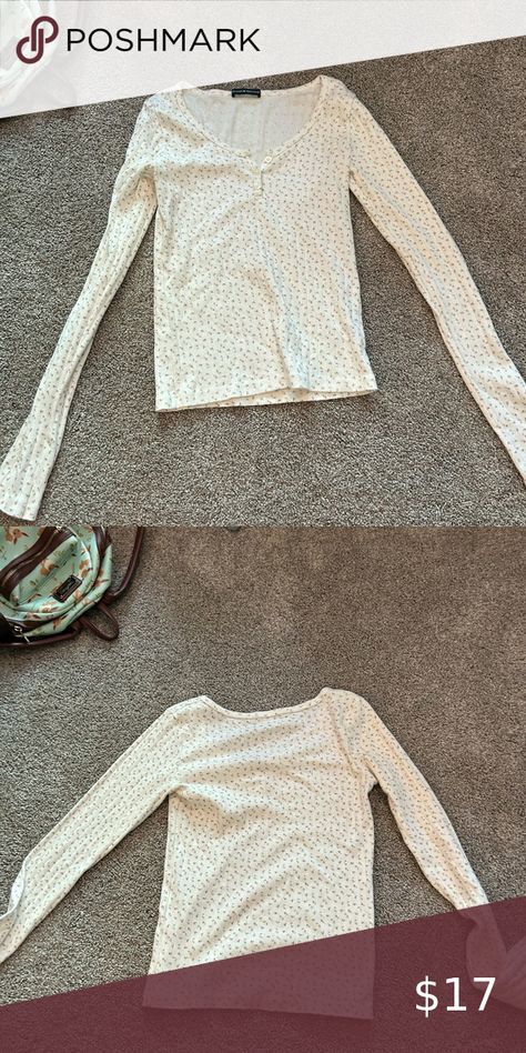 Brandy Melville one size ahern floral thermal top excellent condition #brandy Thermal Top, John Galt, Brandy Melville Tops, Brandy Melville, Brandy, Conditioner, Floral, Closet