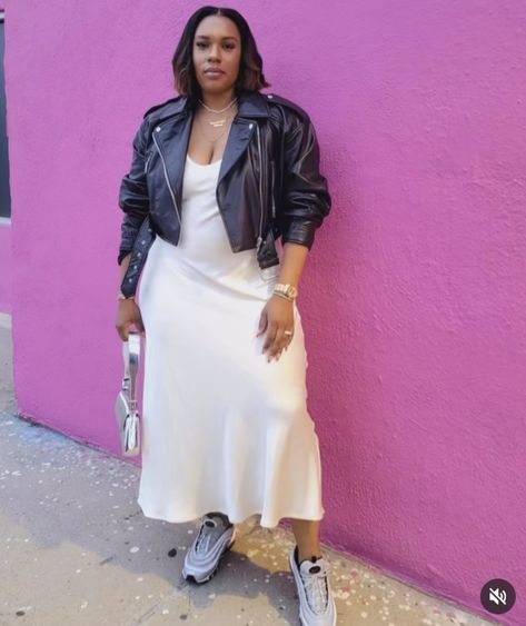 Black Leather Skirt Outfit Midsize, Black Dress With Sneakers Plus Size, Chic Curvy Outfits, Fall 2024 Modest Outfits, Plus Size Bodycon Dress With Sneakers, Plus Size Summer Outfits 2024, Plus Size Chic Outfits Classy, Church Outfit Plus Size, Black Women Chruch Outfits