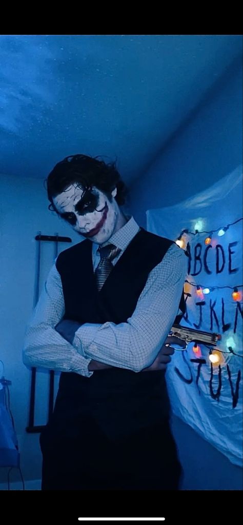 boyfriend halloween joker costume party harley quinn and joker Man Joker Costume, Joker Makeup Look Men, Joker Costume Ideas For Men, The Joker Costume Men, Joker Outfit Men, Diy Joker Costume Male, Joker Make Up Men, Joker Halloween Costumes Men, Halloween Costumes Men Scary