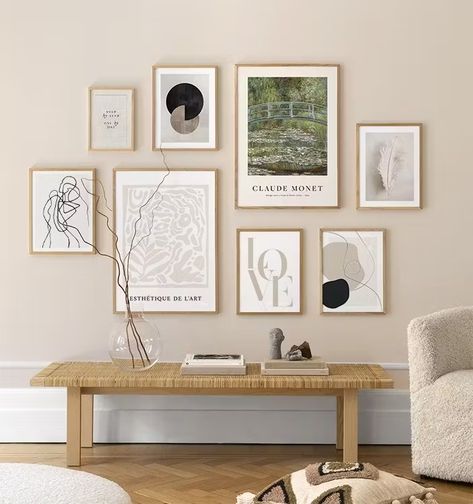 Gallery wall for the living room. Inspiration for the living room - Desenio Desenio Posters, Gallery Wall Template, Small Gallery Wall, Oak Picture Frames, Large Gallery Wall, Wall Inspiration, Graphic Illustrations, Classic Paintings, Online Wall Art