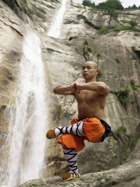 Shaolin Monk  Lifestyle By Design. Crossfit Images, Shaolin Monastery, Qigong Exercises, Gym Images, Arte Yoga, Shaolin Monks, Shaolin Kung Fu, Pencak Silat, Qi Gong