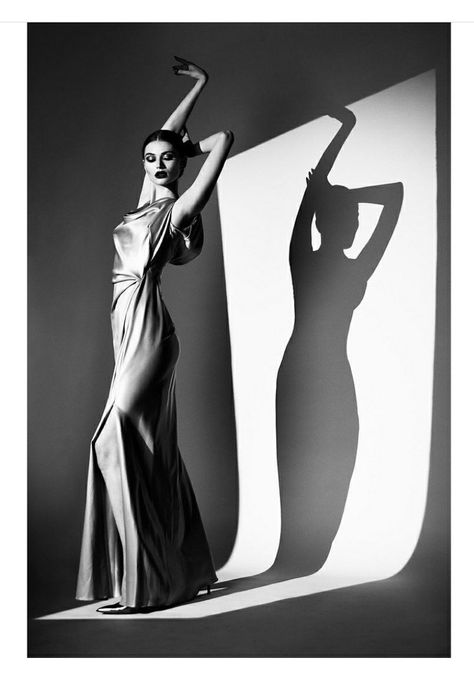 Vogue Poses, Light And Shadow Photography, Lindsay Adler, High Fashion Poses, Pose Model, Studio Photography Fashion, Fashion Model Poses, Studio Photography Poses, Shadow Photography