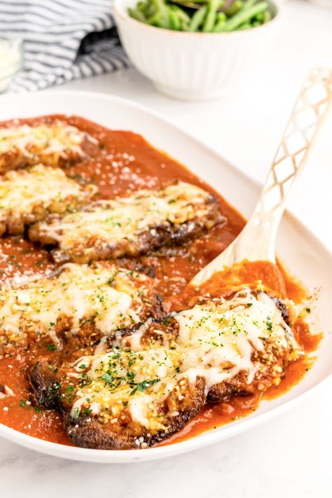 Veal Parmesan recipe from RecipeGirl.com #veal #parmesan #recipe #RecipeGirl Veil Parmesan Recipe, Beef Parmesan Recipe, Veal Parmesan Recipe Easy, Italian Veal Scallopini Recipes, Veal Cutlet Recipes Easy, Pork Parmigiana, Veal Parmigiana Recipe, Breaded Veal Cutlets, Veal Parm