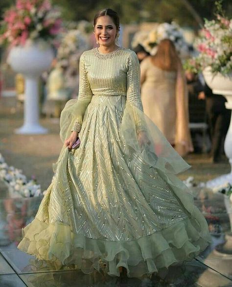 Pakistani Lehenga, Lehnga Dress, Lengha Choli, Pakistani Wedding Outfits, Indian Wedding Wear, Ghagra Choli, Designer Lehenga, Party Wear Lehenga, Sequence Work