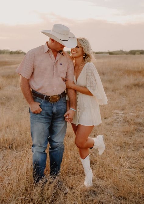 White Short Boots, Western Engagement, Engagement Picture Outfits, Cute Engagement Photos, Country Couples, Engagement Pictures Poses, Short Boot, Couple Picture Poses, Bootcut Jean