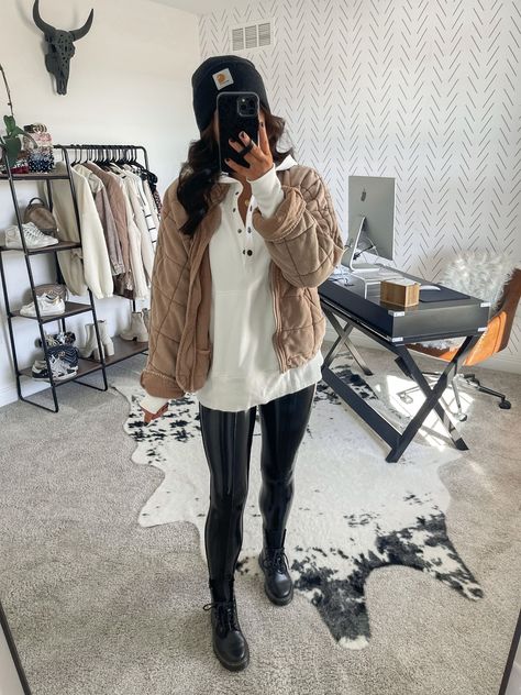 Patent Leather Leggings Outfit, Salon Outfits, Beanie Outfits, Breakfast Outfit, Turtleneck Sweater Outfit, Hockey Outfits, Shacket Outfit, Patent Leather Leggings, Leather Leggings Outfit