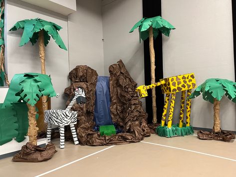 Jungle animals vbs Cardboard Safari Animals, Africa Party Decorations, Diy Jungle Animals, Zebra Party Decorations, Zoo Decorations, Jungle Book Costumes, Alligator Crafts, Jungle Animal Crafts, Safari Theme Birthday Party