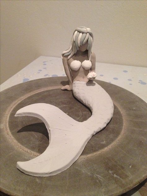 Clay Mermaid, Types Of Clay, Mermaid Ideas, Pottery Angels, Mermaid Sculpture, Kitchen Counter Top, Modelling Clay, Sculptures Céramiques, Pottery Handbuilding