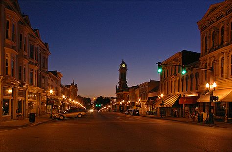 Georgetown, KY~~truly a beautiful Main Street!!! Georgetown Ky, Georgetown Kentucky, Horse Country, Kentucky Girl, Travel Wishes, Honeymoon Locations, My Old Kentucky Home, Ohio River, Beautiful Streets