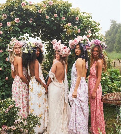 Fairy Themed Bridesmaid Dresses, Midsummer Dresses, Fairy Garden Wedding Ideas Bridesmaid Dresses, Loveshackfancy Photoshoot, Loveshackfancy Wedding, Midsummer Party Outfit, Midsummer Outfit, Midsommar Party Outfit, Garden Party Dresses