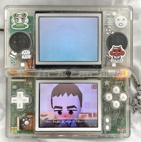 Ds Lite Aesthetic, Nintendo Dsi Aesthetic, Nintendo Ds Aesthetic, Psp Aesthetic, Clear Tech, Nintendo Decor, Punk Bands Posters, Nintendo Lite, Nintendo Dsi