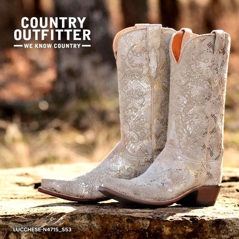 Love these sparkly boots!!! ** Cowgirls Boots, Cowgirl Boots Wedding, Sparkly Boots, Lucchese Boots, White Cowboy Boots, Wedding Boots, Boots Outfits, Prom Heels, Boots Are Made For Walking