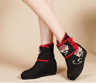 Chinese embroidered boots - ebay Asian Style Clothes, Comic Dress, Chinese Fancy Dress, Chinese Shoes, Chinese Embroidered, Boots Flat, Fashion Shoes Sandals, Embroidered Boots, Embroidered Shoes