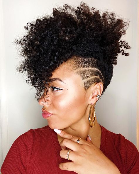 Curly hair styled into a trendy Mohawk. Tapered Haircut Natural Hair, Short Hairstyles For Black Women, Natural Hair Haircuts, Haircut Styles For Women, New Short Hairstyles, Tapered Hair, Short Haircut Styles, Tapered Haircut, Cute Short Haircuts