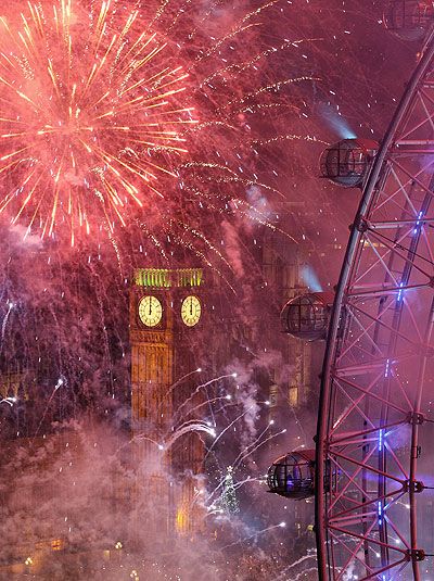 London Nye Fireworks, New Years London, New Year In London, New Year London, British Festival, Watch Fireworks, 2025 Goals, Aesthetic London, London Dreams