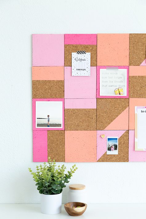 DIY Color Block Cork Board #DIY #corkboard #backtoschool Diy Cork Board Ideas, Cork Board Design, Cork Board Projects, Painted Cork Board, Cork Board Ideas For Bedroom, Cork Board Ideas, Cadre Photo Diy, Command Station, Diy Desk Accessories