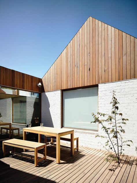 Point of Reference | Green Magazine Rob Kennon, Wood Facade, House Cladding, Brick Exterior House, Brick And Wood, Wood Cladding, Timber Cladding, Exterior Cladding, White Brick