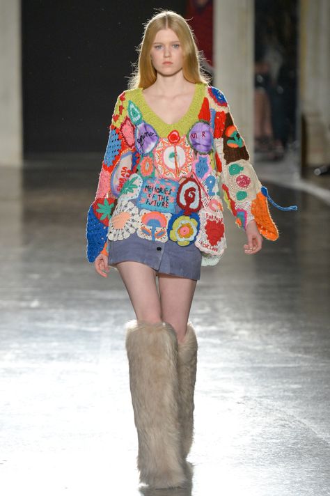 Marco Rambaldi RTW Fall 2019 {PHOTOS} – WWD Marco Rambaldi Crochet, Blusas Top, A Level Textiles, Knitwear Trends, Catwalk Fashion, Pixel Crochet, Summer Knitting, Knit Fashion, Knitting Inspiration