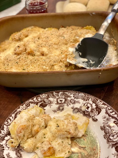 Shrimp Ravioli Bake Shrimp Ravioli, Cheese Ravioli Recipe, Baked Ravioli Recipe, Seafood Alfredo, Ravioli Pasta, Ravioli Bake, Tortellini Recipes, Ravioli Recipe, Baked Dinner