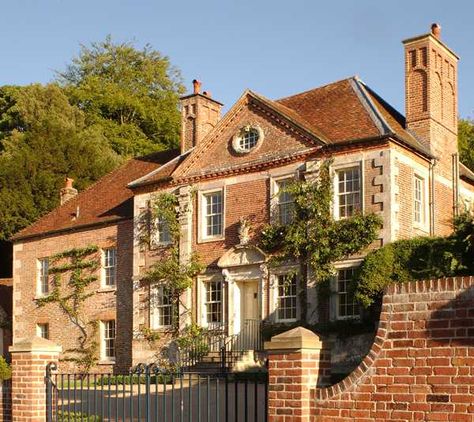 Country House Architecture, Country Manor House, London Houses, Country Manor, London Architecture, Country Houses, Georgian Homes, Chelsea House, Private House