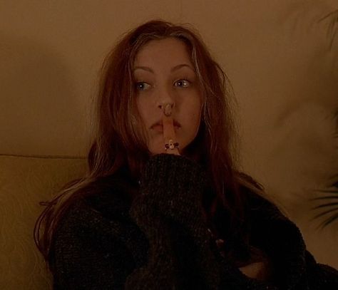 Katharine Isabelle Ginger, Ginger Snaps Pfp, Ginger Fitzgerald Icon, Ginger Fitzgerald Aesthetic, Bridget Fitzgerald, Honor Aesthetic, Margot Verger, Ginger Pfp, Katherine Isabelle