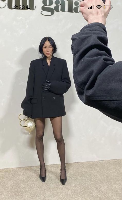 Blazer With Tights Outfit, Blazer And Pantyhose Outfit, Blazer Outfits Heels, Blazer Outfit Night Out, Blazer Tights Outfit, Blazer Stockings Outfit, Oversized Blazer Outfit Night Out, Blazer And Stockings Outfit, Blazer Evening Outfit